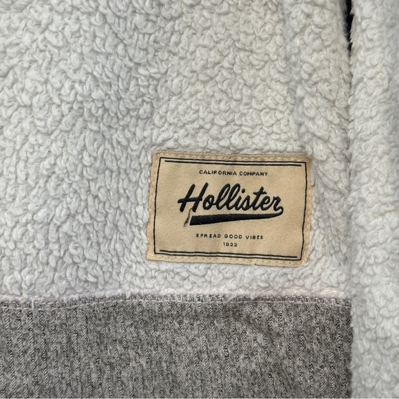Hollister XS Sherpa Cowl Neck Pullover Sweatshirt - Picture 3 of 6